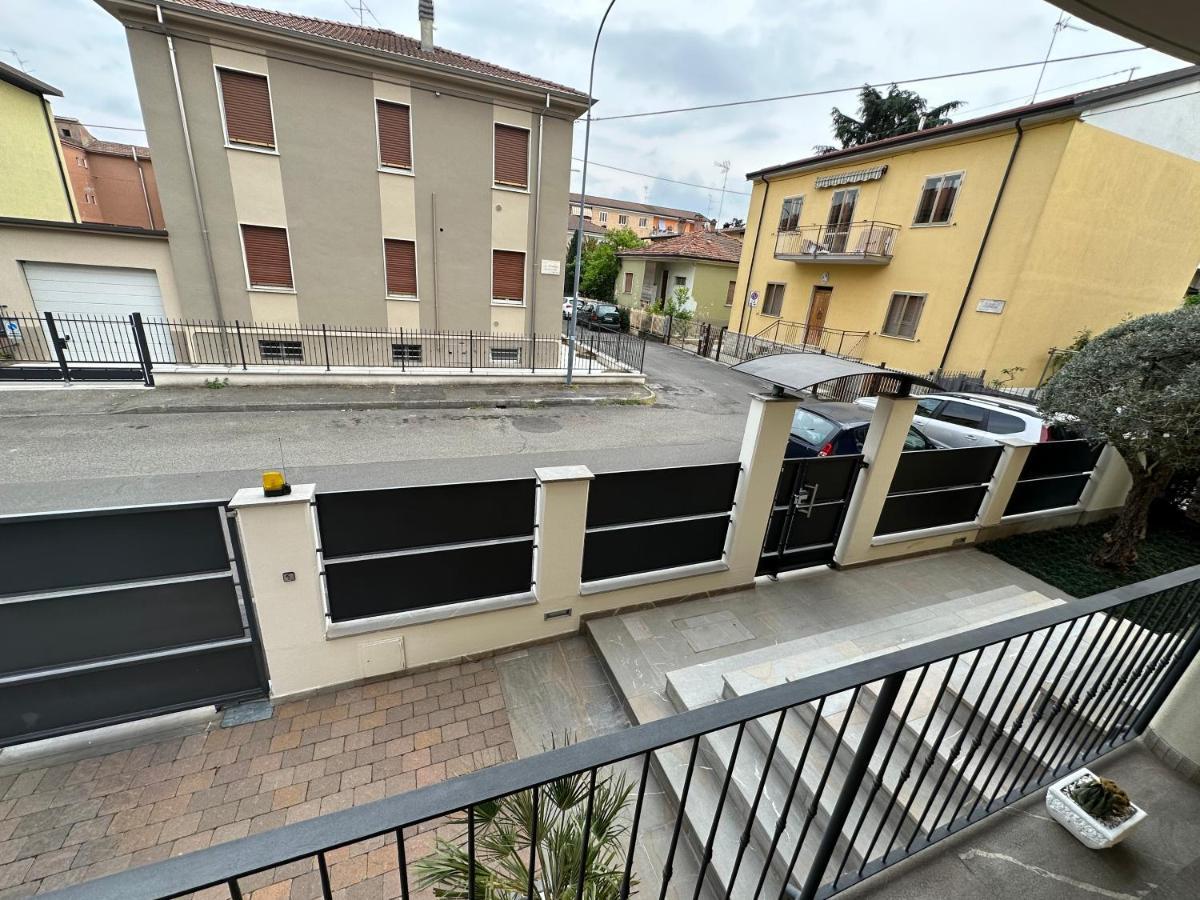 Casavale Elegante Residenza 108 Mq Max 7 Persone Apartment Piacenza